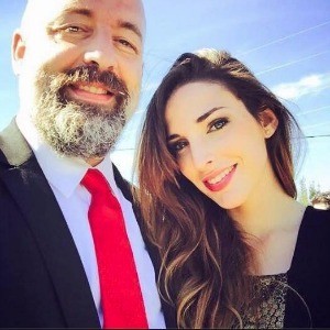 El cómico Goyo Jiménez pide matrimonio a su chica en plena función