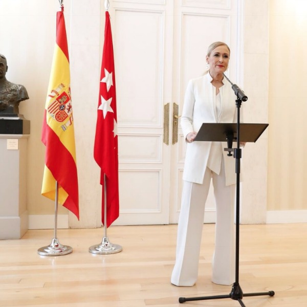 Cristina Cifuentes a Isa Serra o cómo le dijo la sartén al cazo