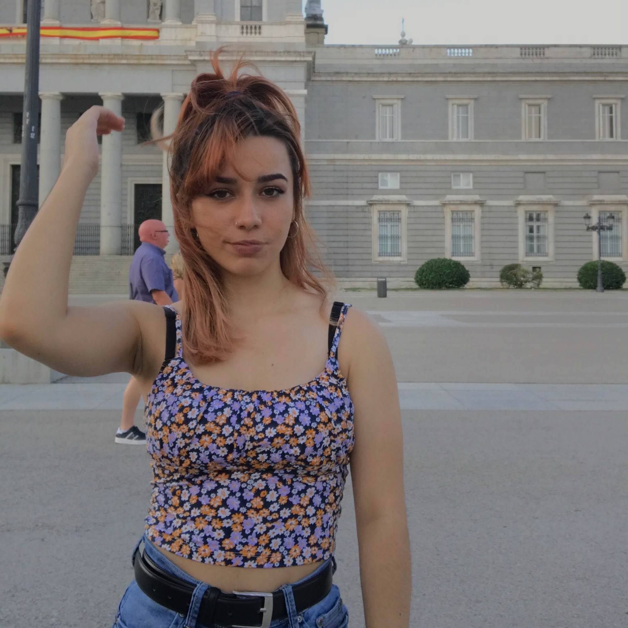 Pide que le quiten al señor de la foto y Twitter vuelve a hacer magia