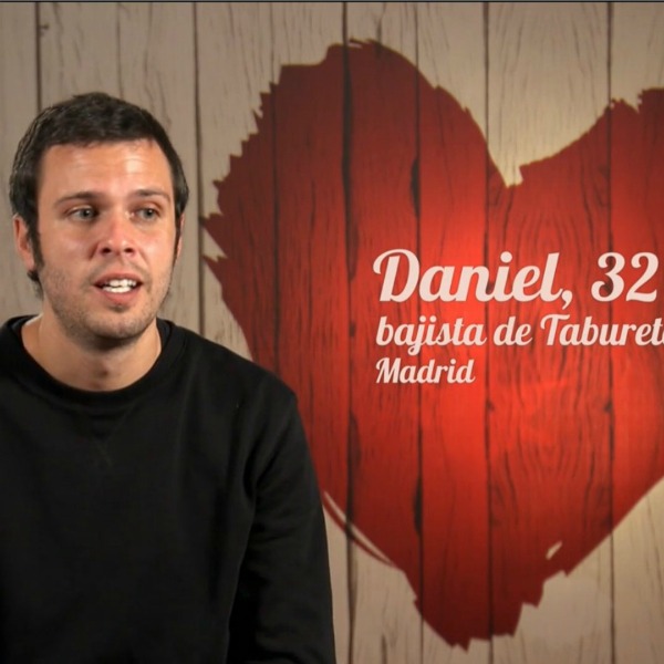El bajista de ‘Taburete’ va a ‘First Dates’ (sale mal)