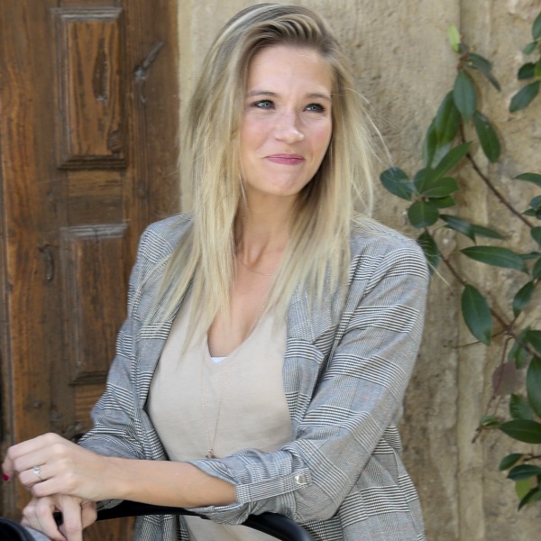 Acusan a Patricia Montero de “sexualizar” la lactancia materna