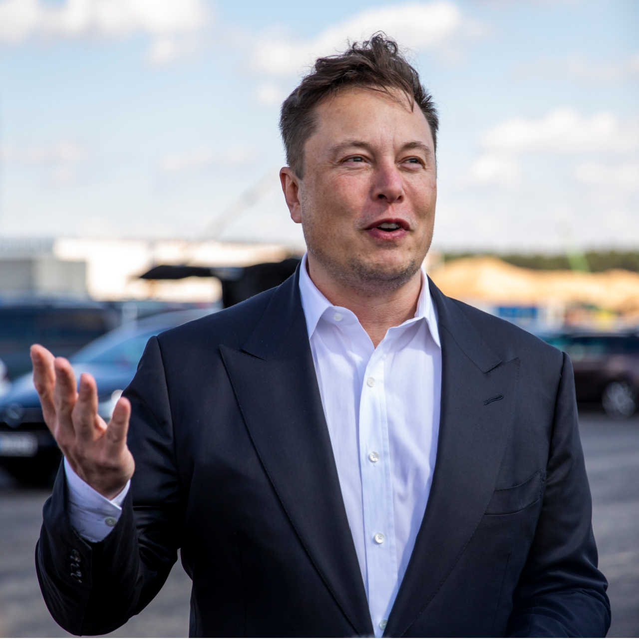 La ironía (de dudoso gusto) lanzada por Elon Musk a Bernie Sanders