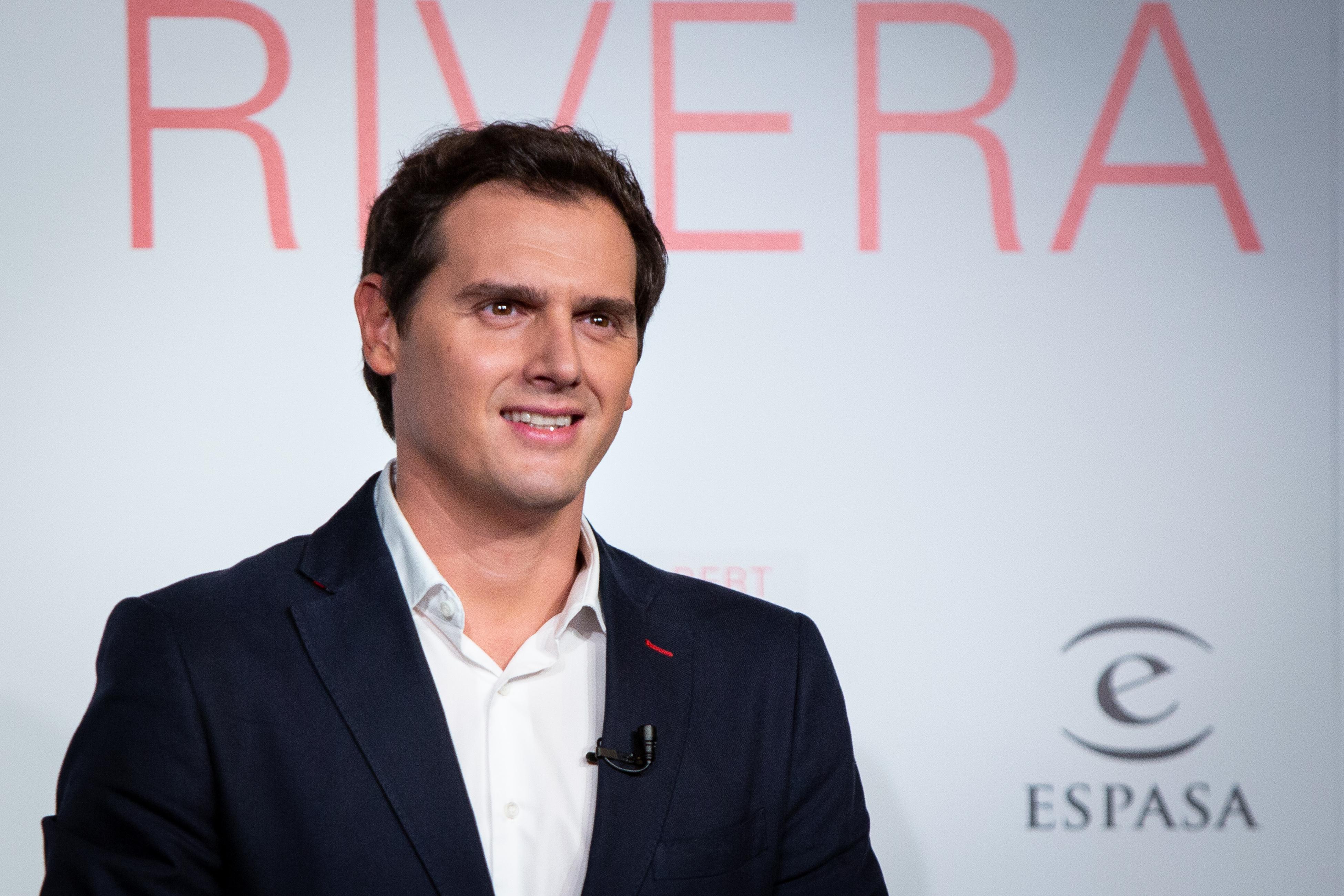 Buscando empleo para Albert Rivera