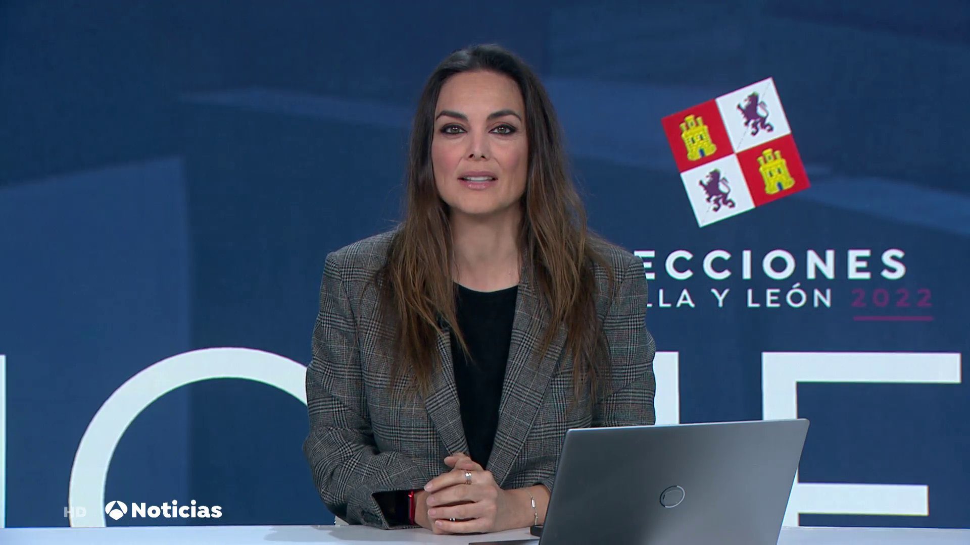 Mónica Carrillo propone prueba de agudeza visual: ¿ves alguna mujer?