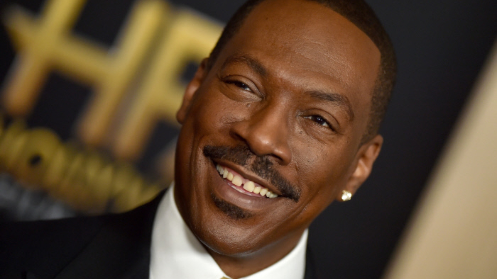 Eddie Murphy regresa a ritmo de funk