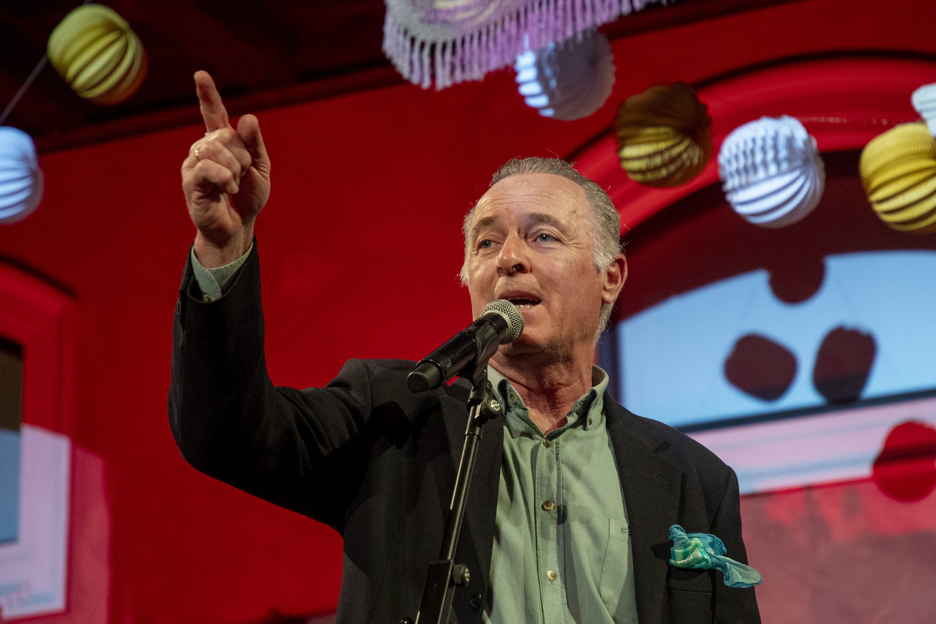 José Manuel Soto invita a Macarena Olona y ella acepta