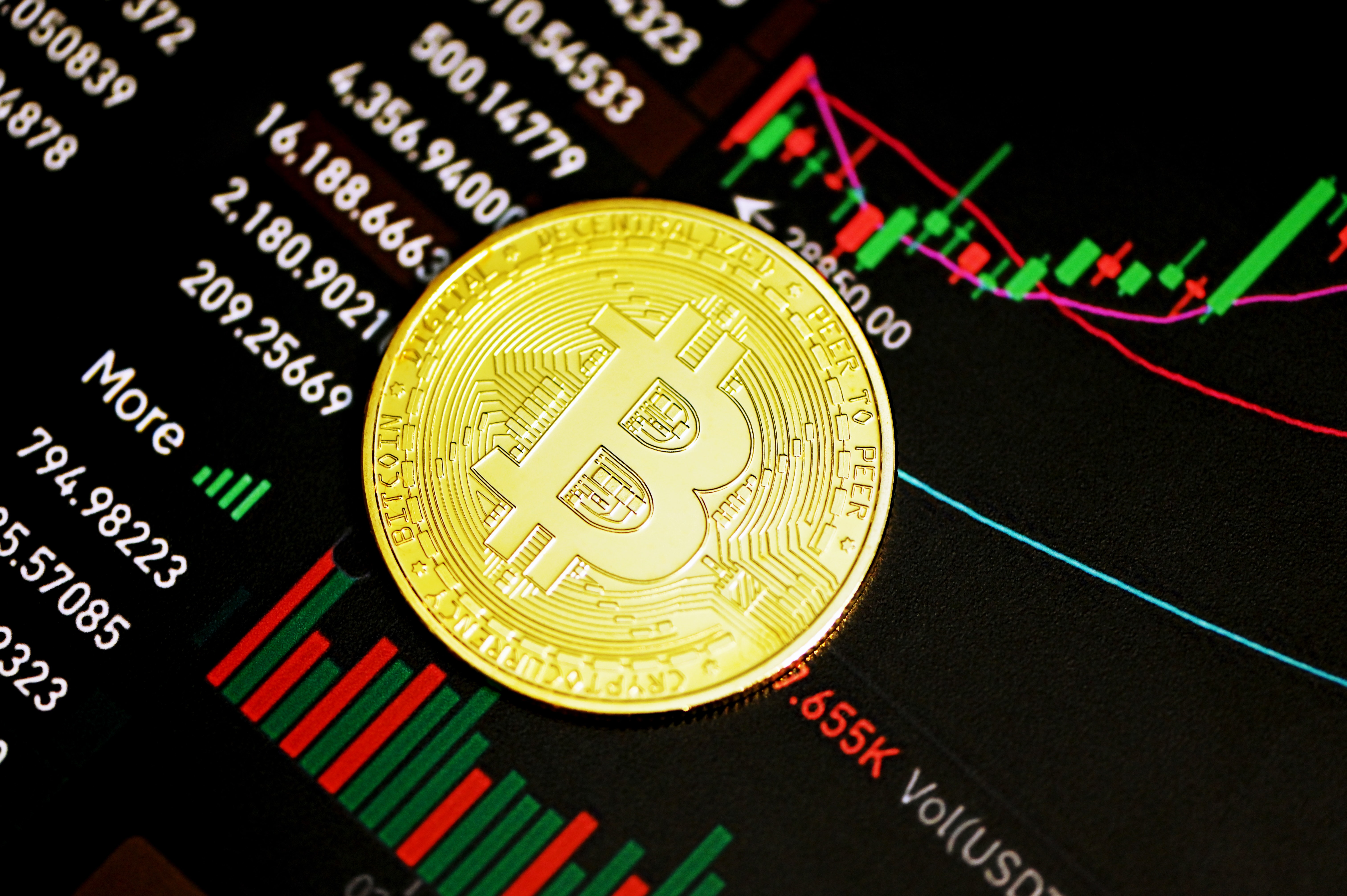 De la publicidad de Iniesta a hoy: ¿cuánto perdió la criptomoneda?