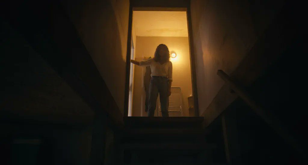 ‘Barbarian’: terror claustrofóbico