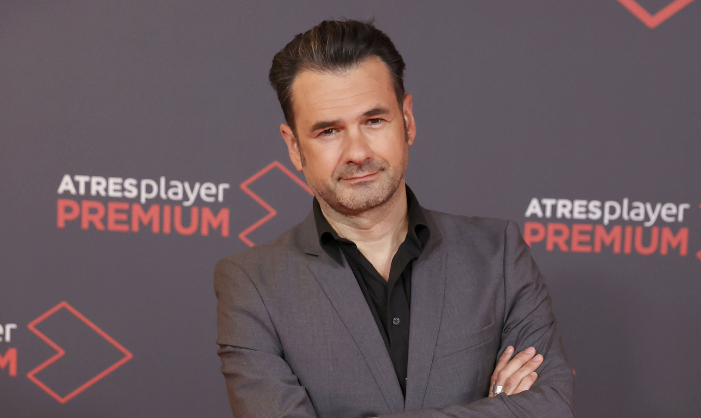 Iñaki López vuelve a ‘MVT’… ¡con un ojo morado!
