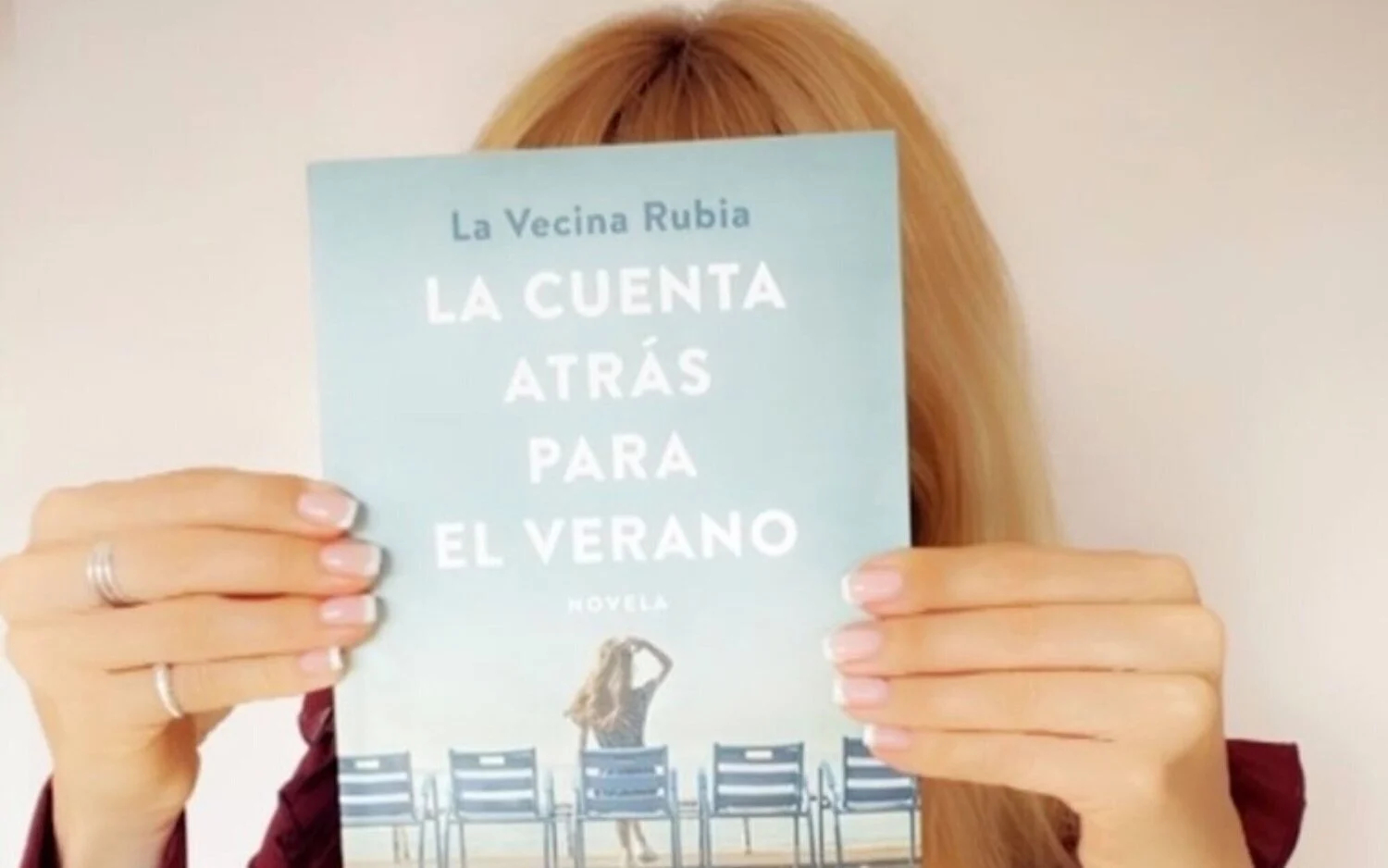 Una vecina rubia en serie