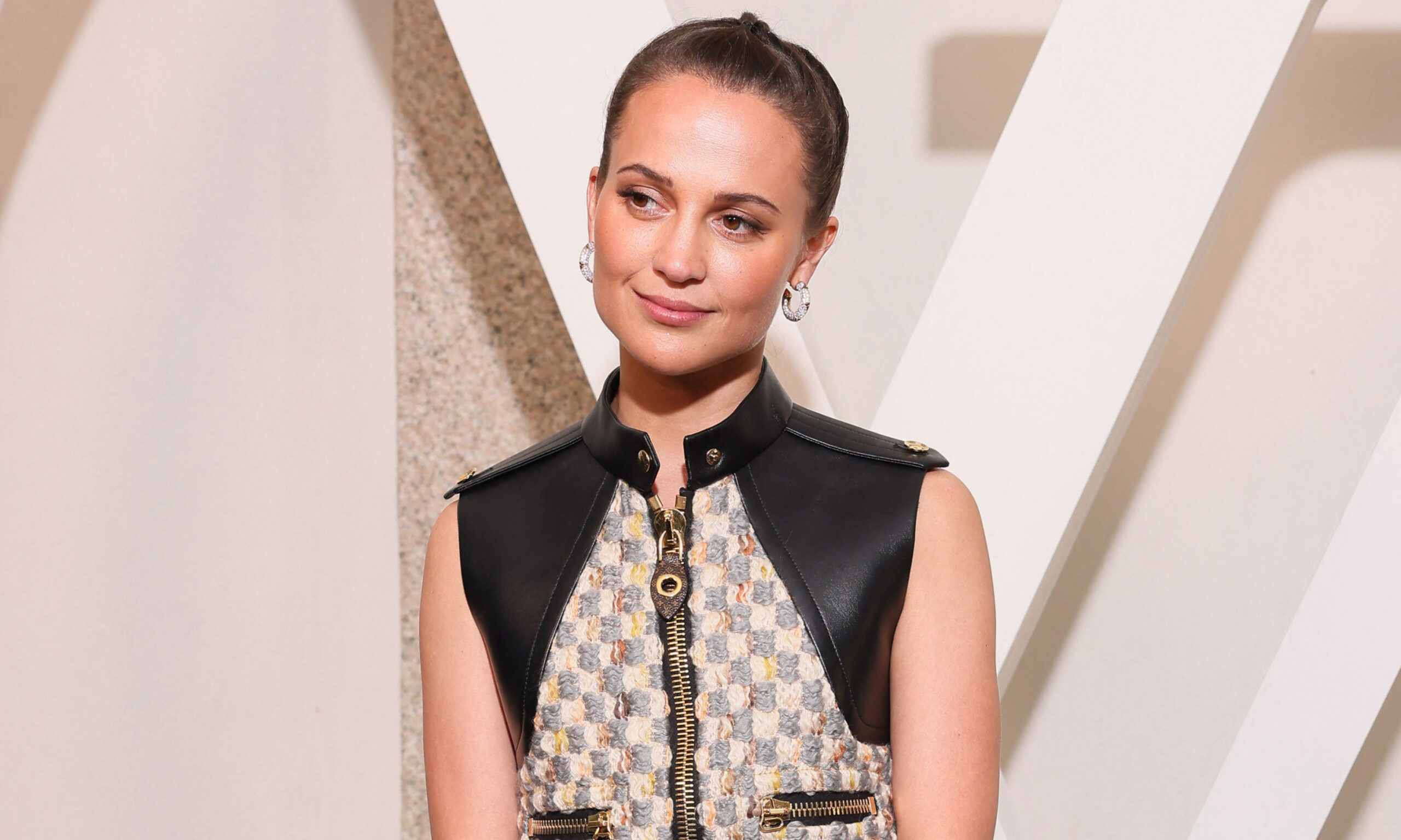 Alicia Vikander, la reina que no perdió la cabeza