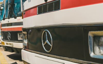 Para leer en la piscina / Viaje en autobús