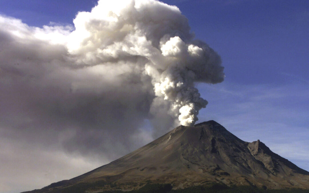 Para leer en la piscina / Bajo el volcán