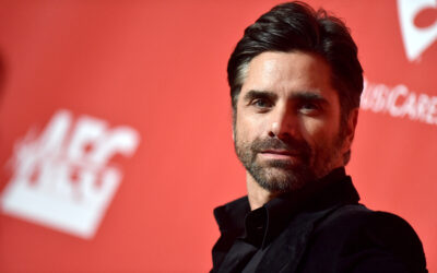 Abusos, amor tóxico y drogas: las agitadas memorias de John Stamos
