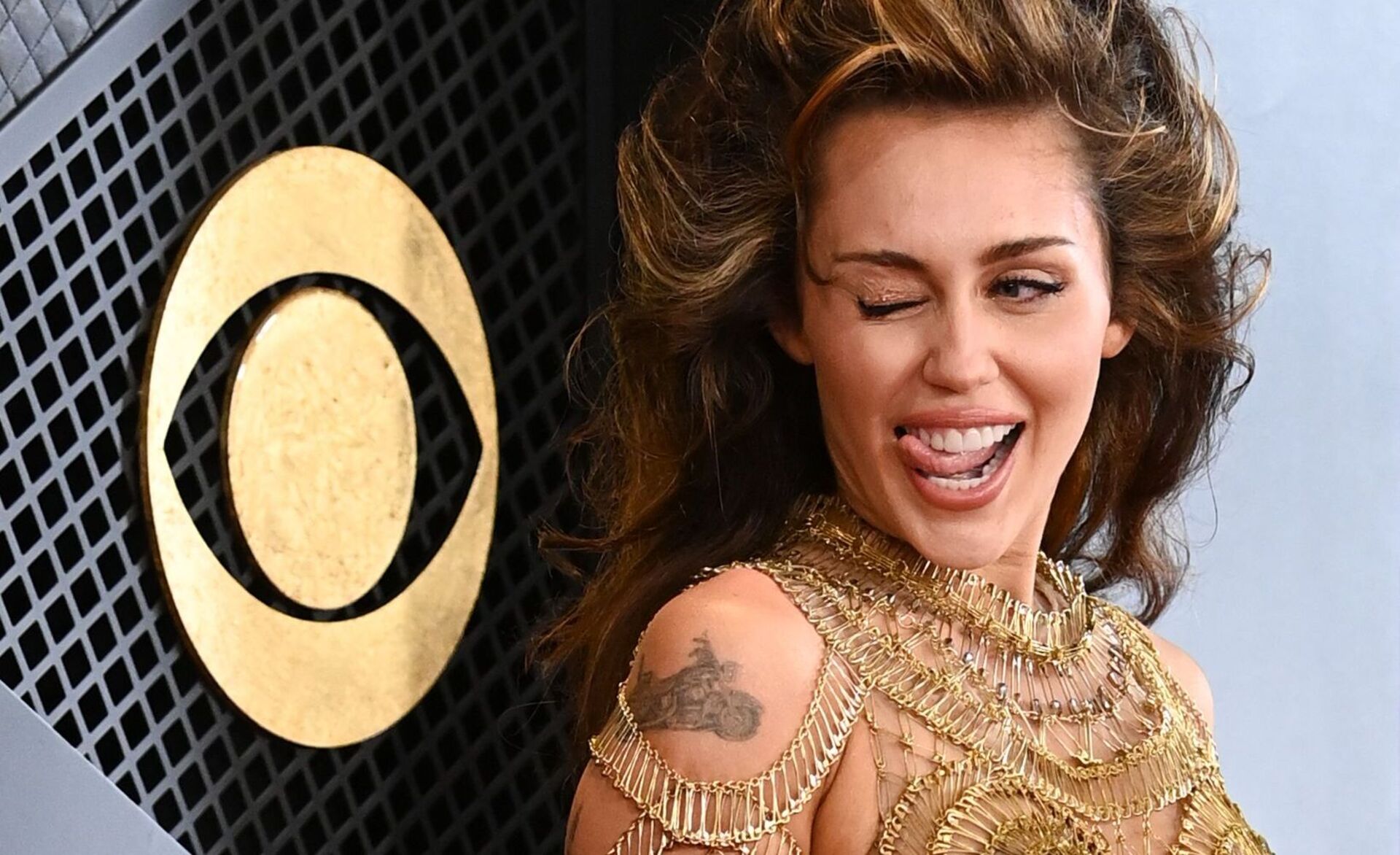 El regreso de Miley, la gran victoria de Taylor y otros momentos de los Grammy 2024