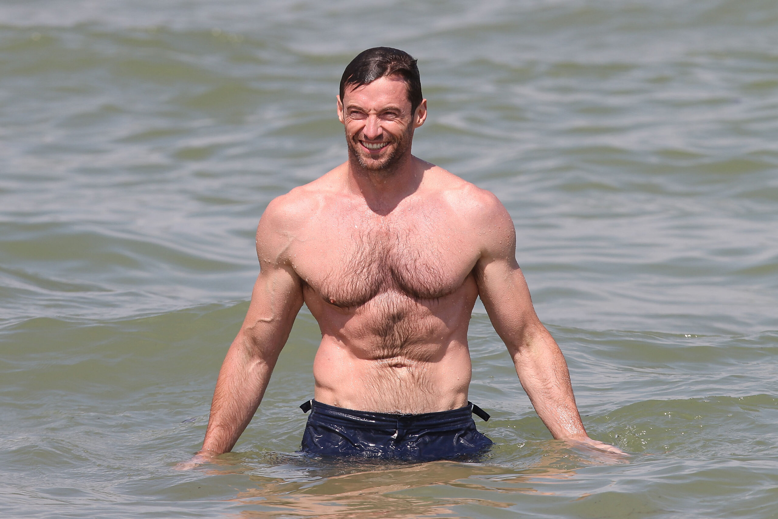 Hugh Jackman disfrutando del Mediterráneo