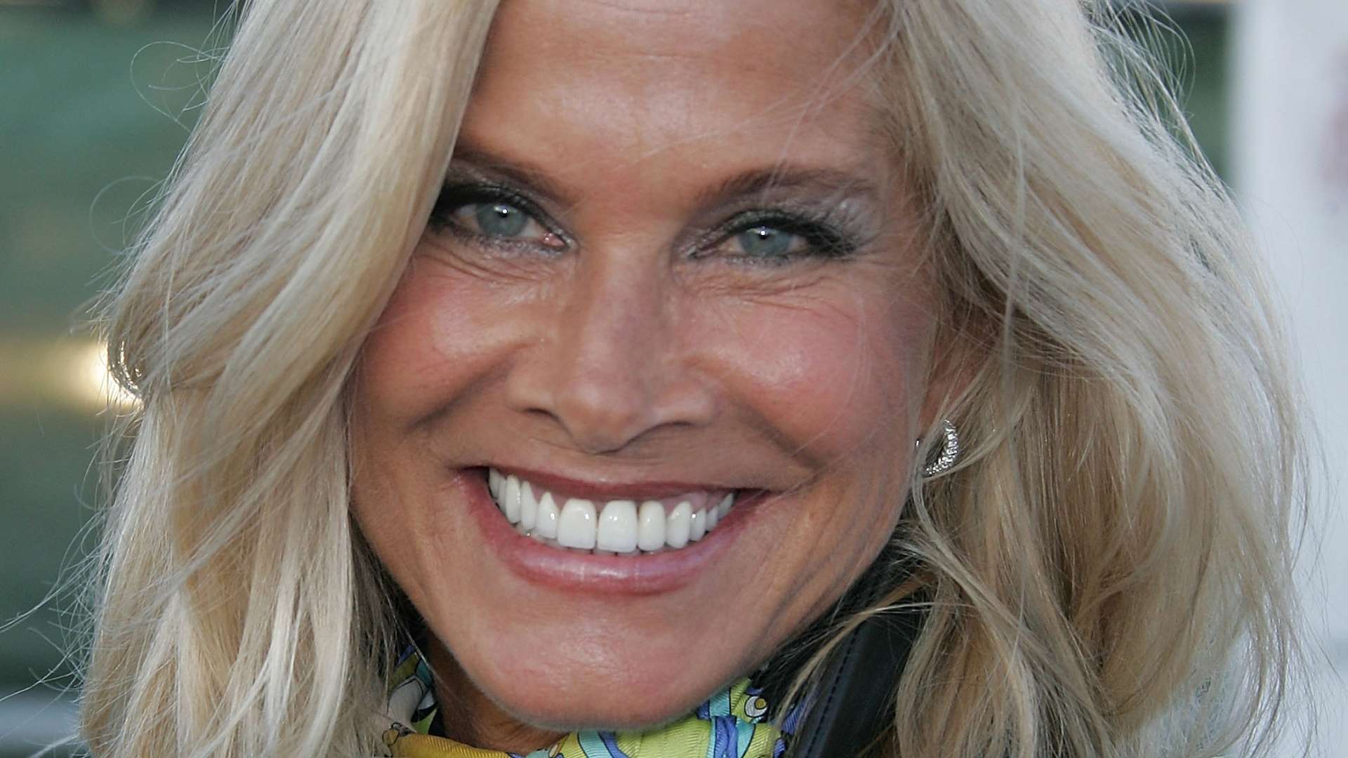 Susan Buckner - 2 mayo