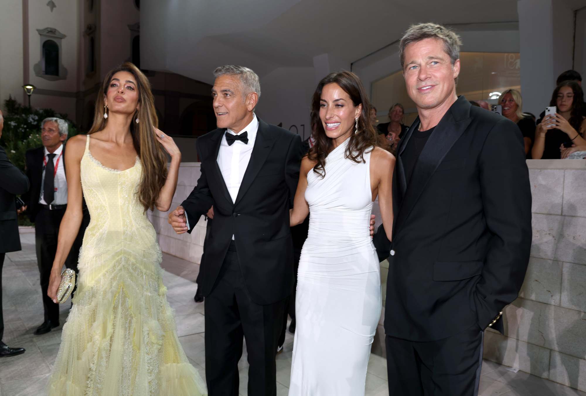 Brad Pitt con su pareja y George y Amal Clooney