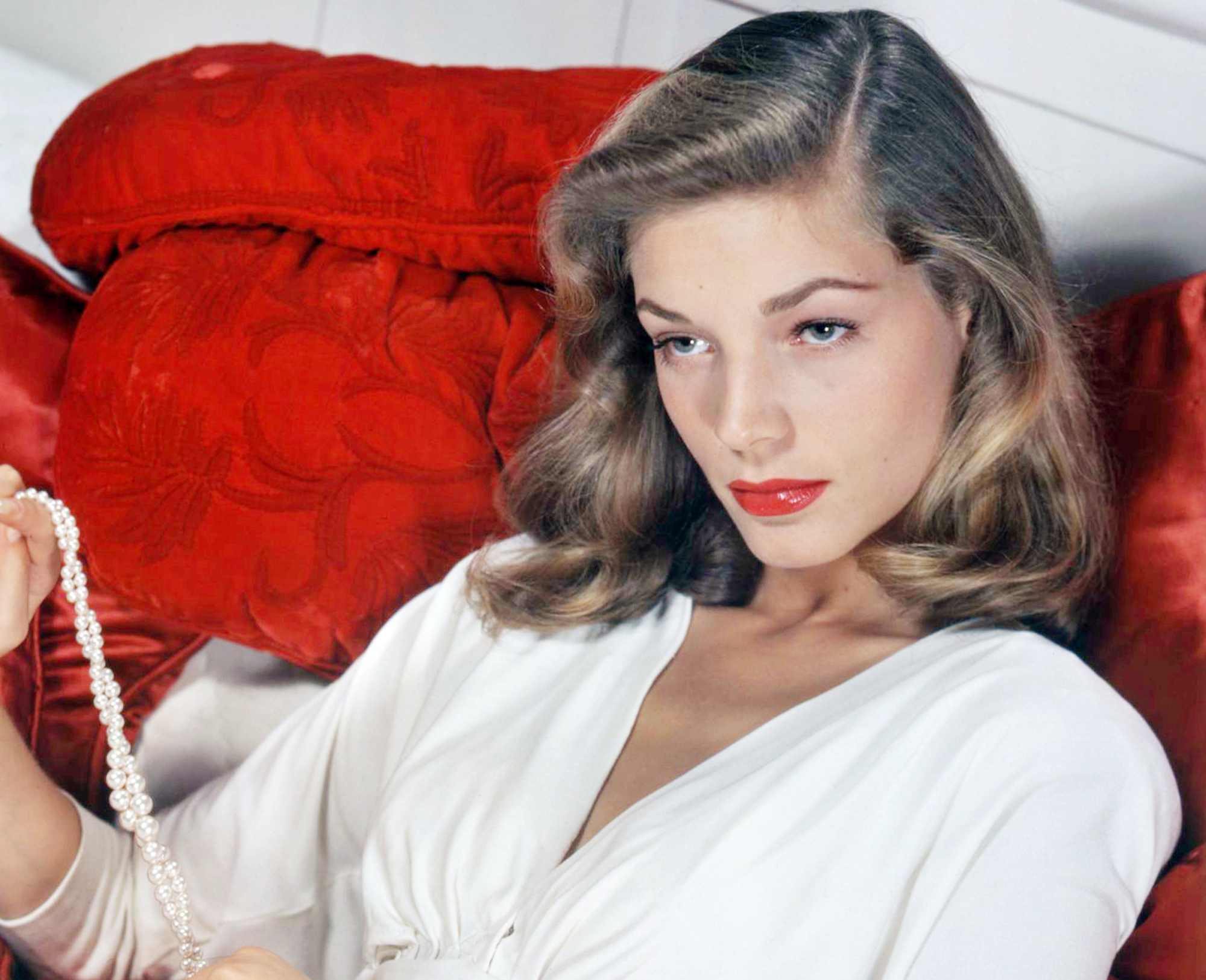 Lauren Bacall a 100 años de su nacimiento: la modernidad de un icono