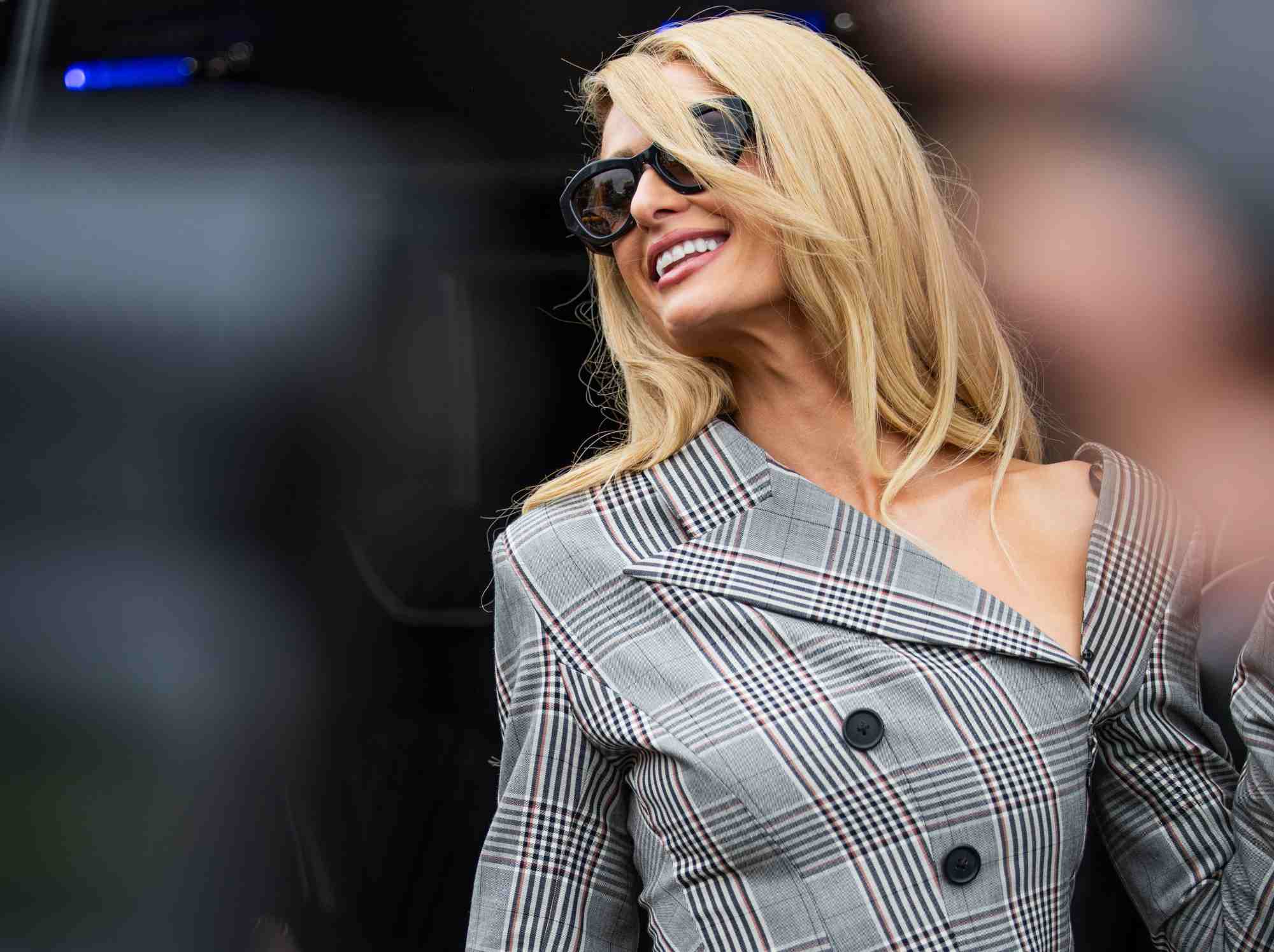 Paris Hilton no falta a los desfiles