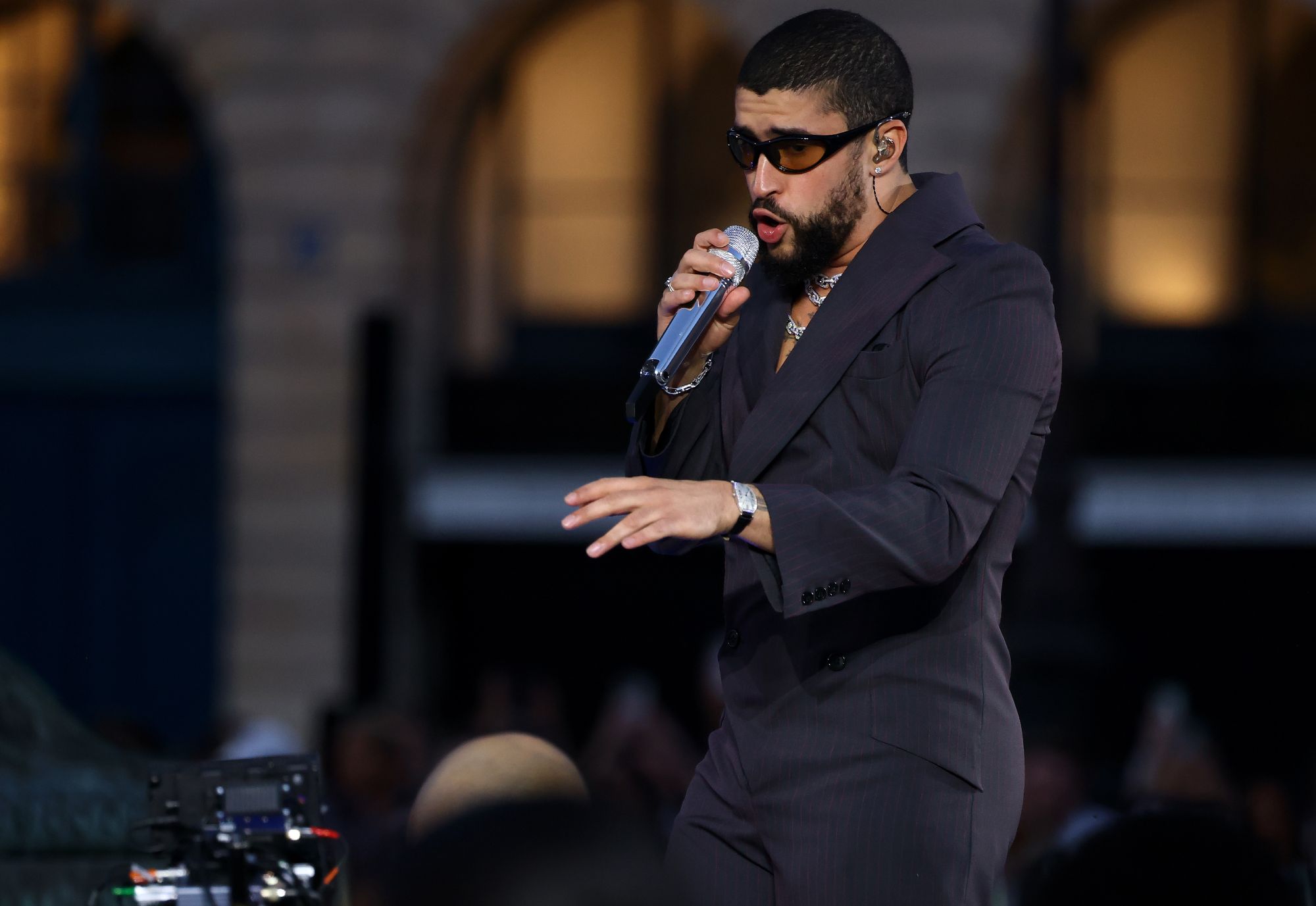 Bad Bunny – 'DeBÍ TiRAR Más FOToS'