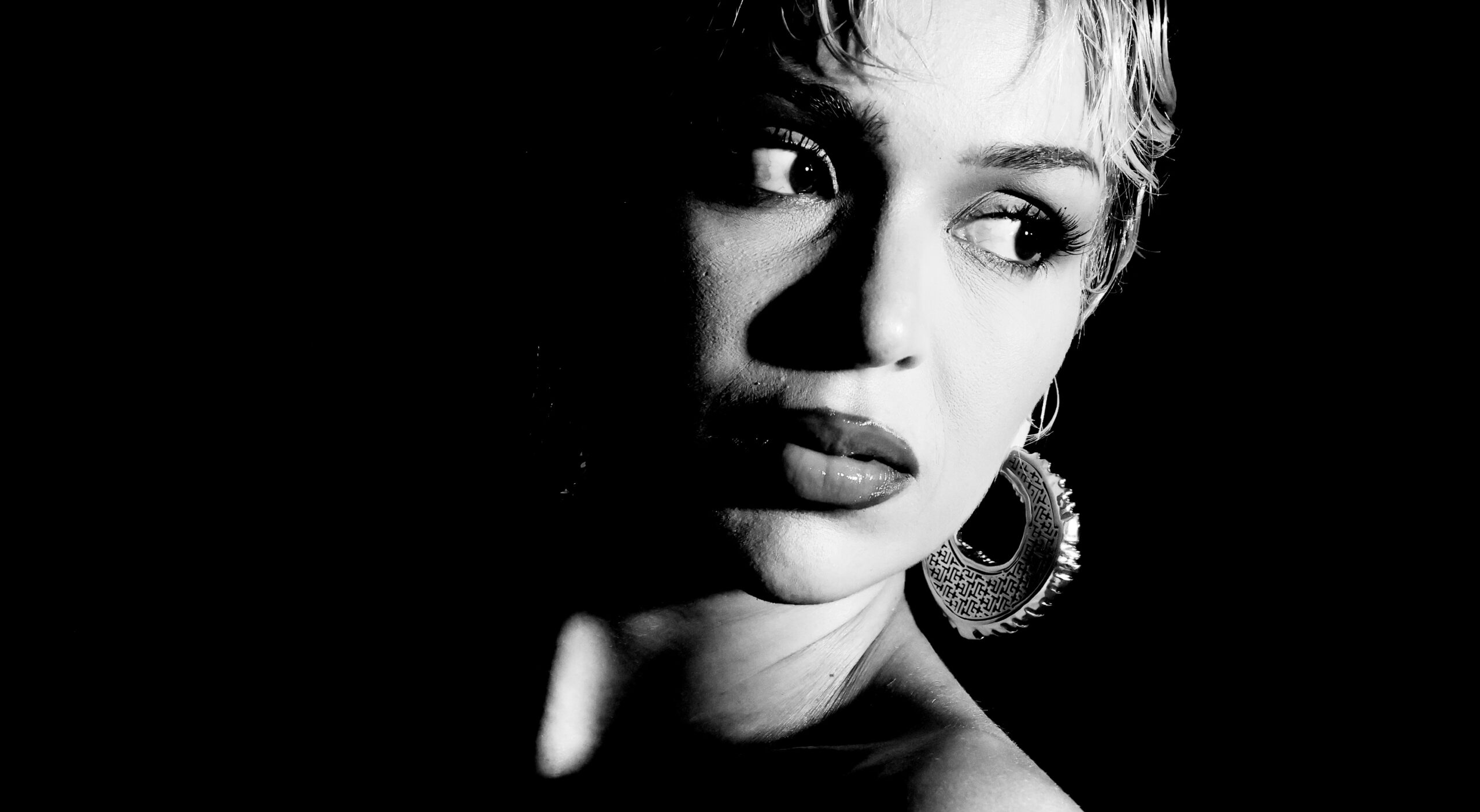 Paris Fashion Week 2025: días del futuro pasado