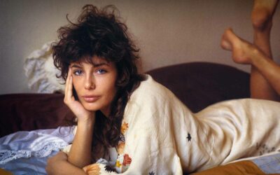 Kelly LeBrock: la eterna mujer de rojo