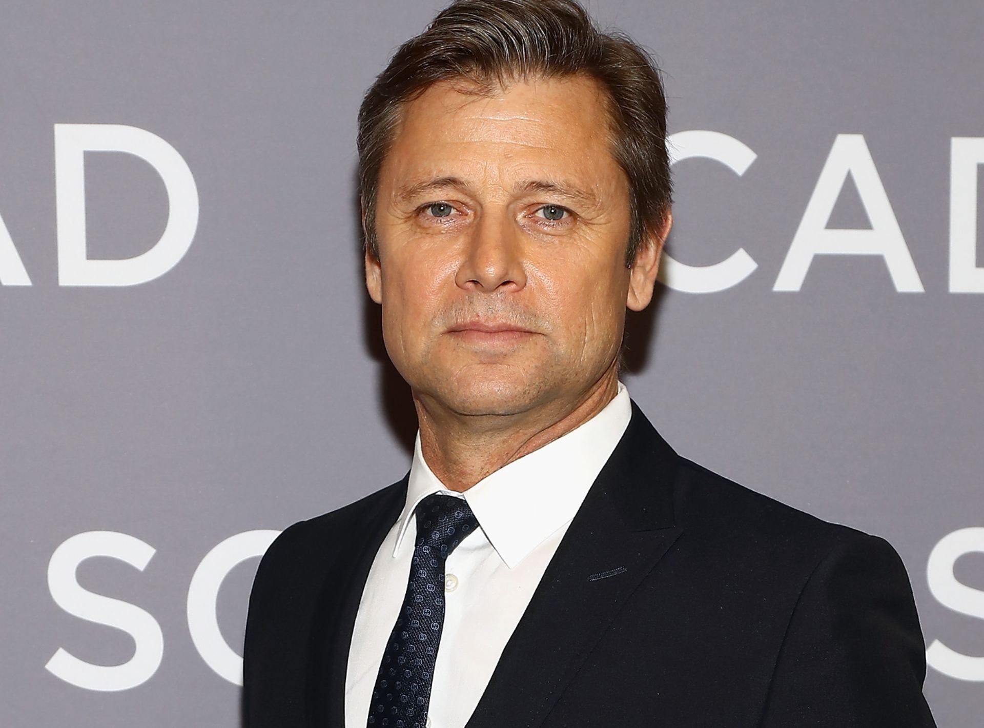 También guapo en la nueva 'Dinastía'