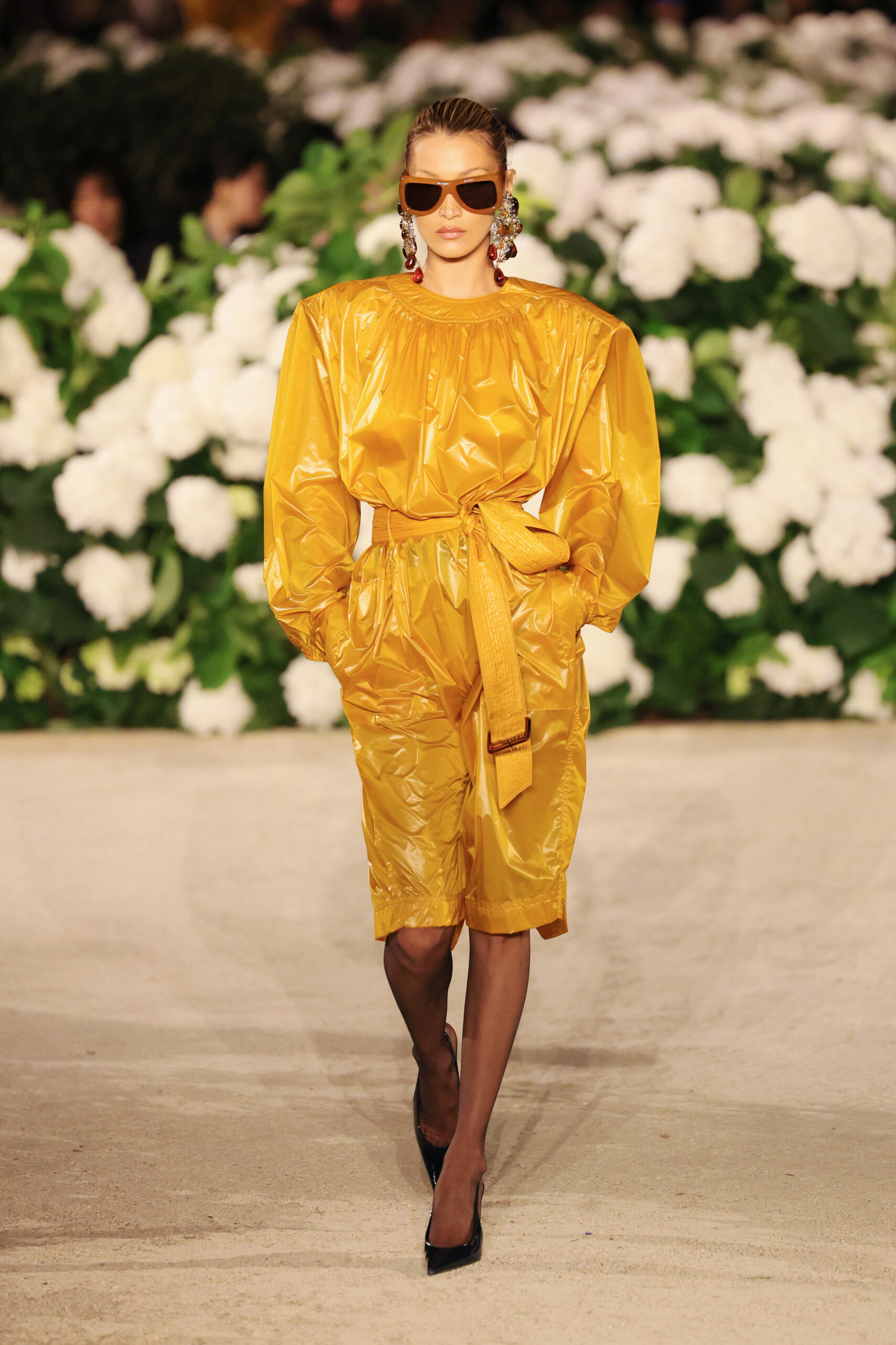 Bella Hadid en la Paris Fashion Week 2025