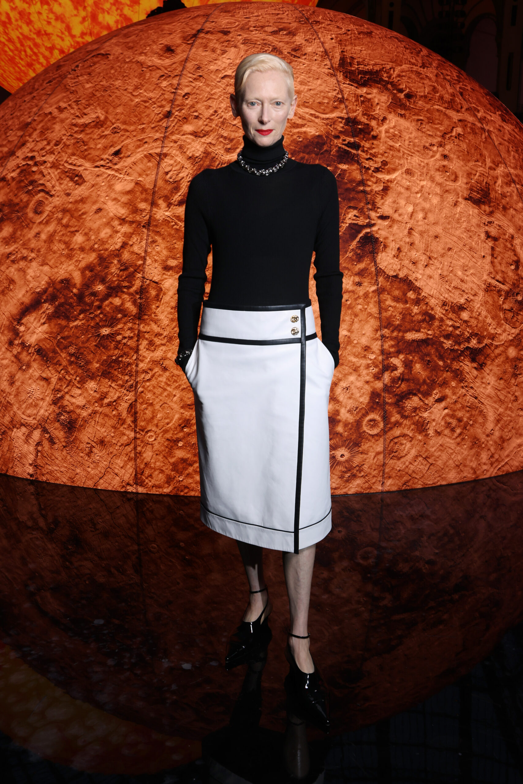 Tilda Swinton en la Paris Fashion Week 2025