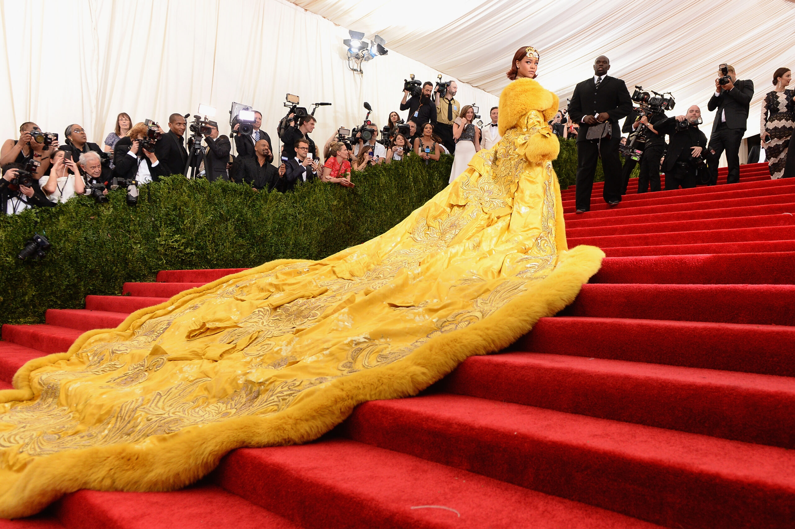 El vestido de Rihanna en la Gala MET 2015