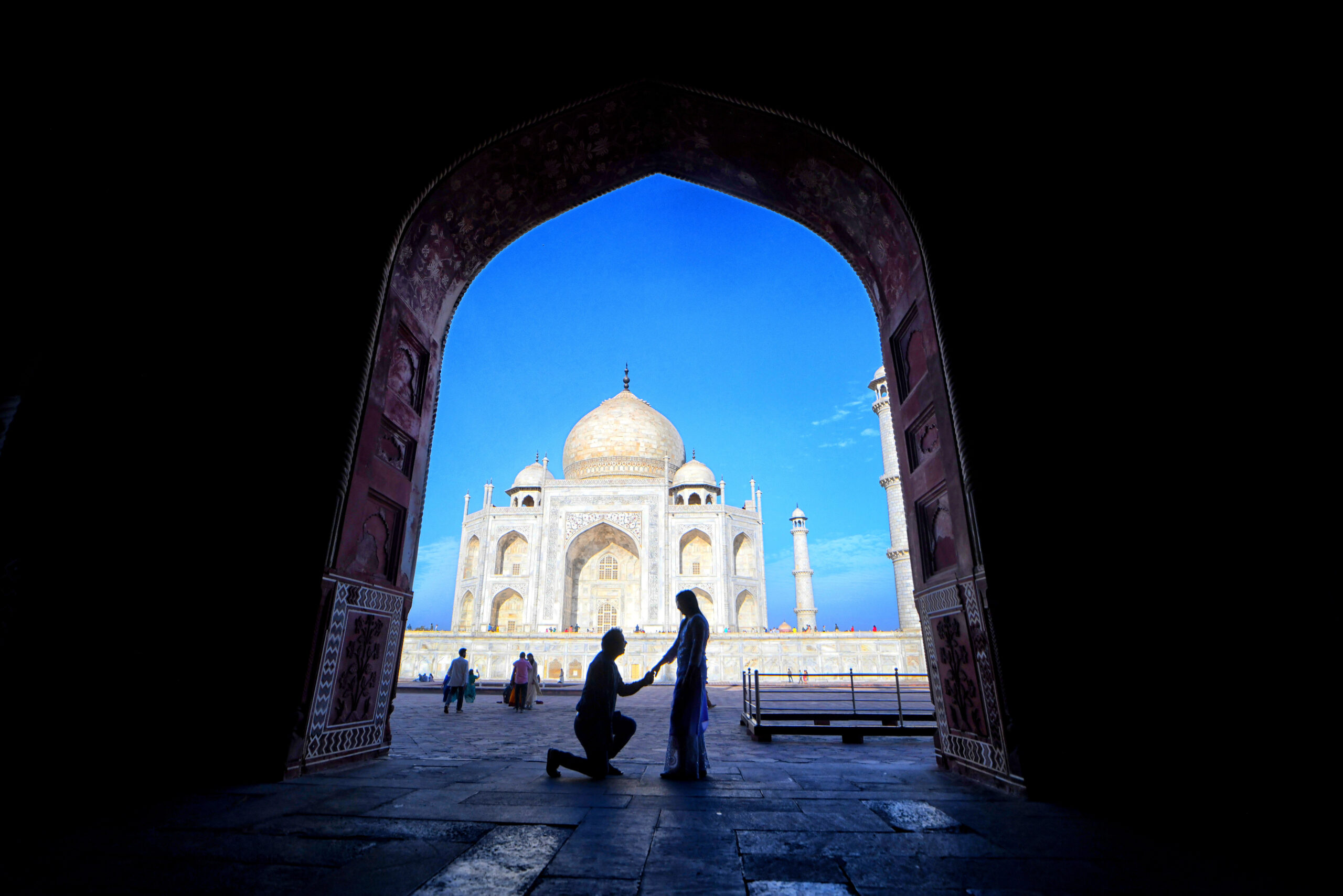 Contemplar el Taj Mahal (India) en pareja