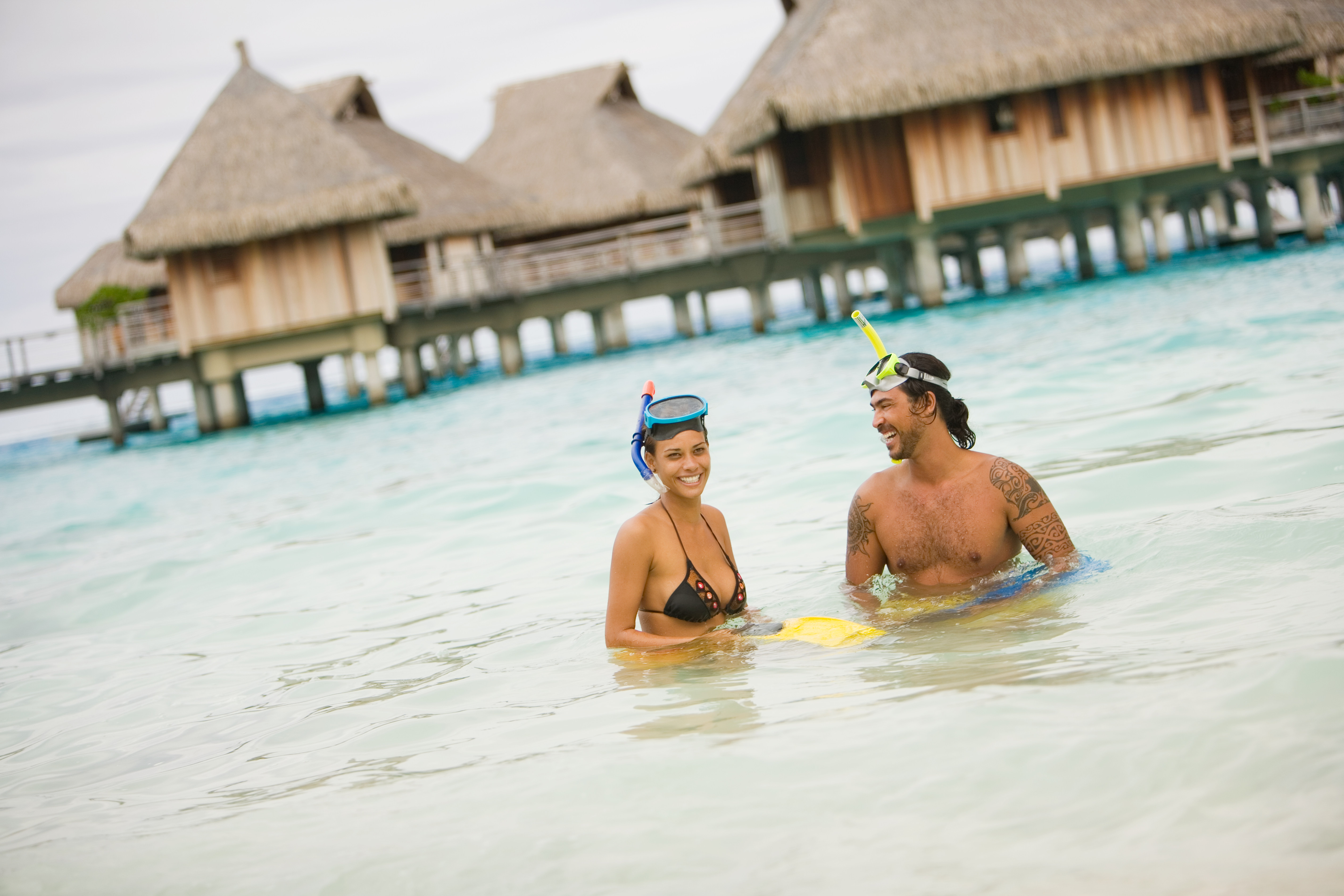 Bora Bora (Polinesia Francesa): desayuno flotante y cena en el agua