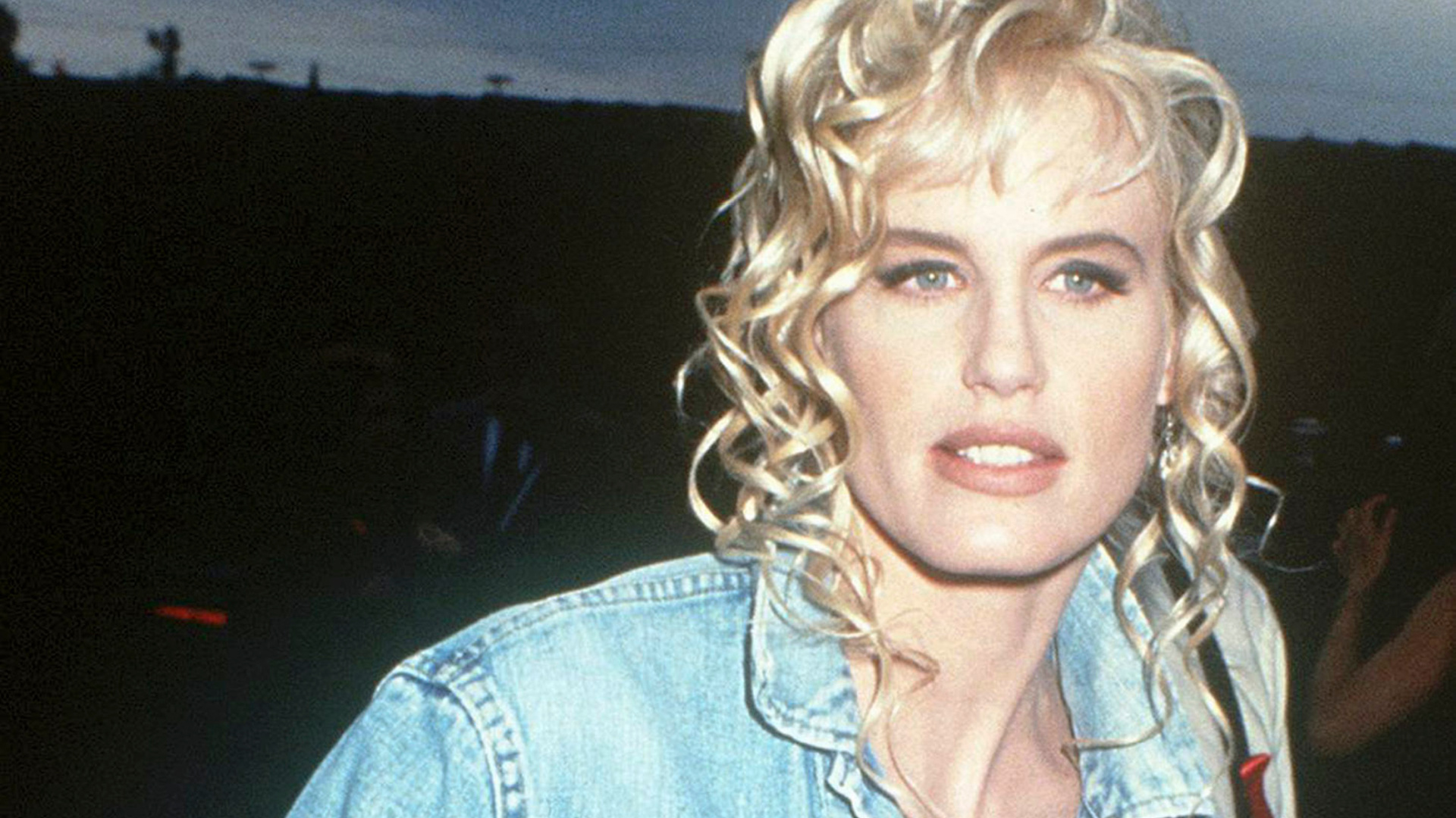 Un más bajo el agua